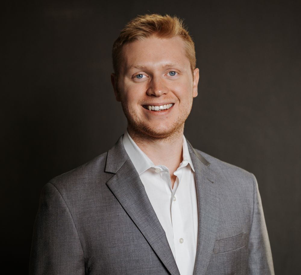 Oliver Davidson_juneheadshot_bricrow.co (web)-2.jpg