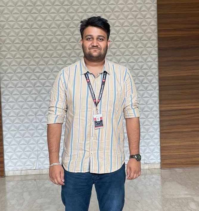 Aditya Oza Image.jpg