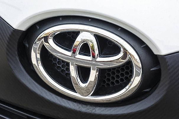 pngtree-toyota-logo-on-the-radiator-of-a-japanese-car-photo-image_33248908.jpg