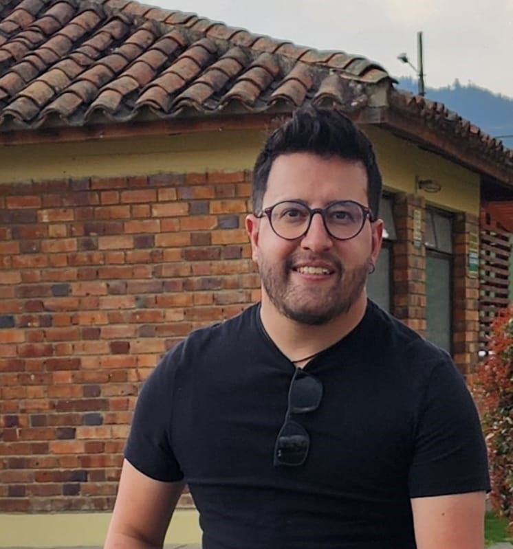 Foto Alex Ortiz - 1.jpg